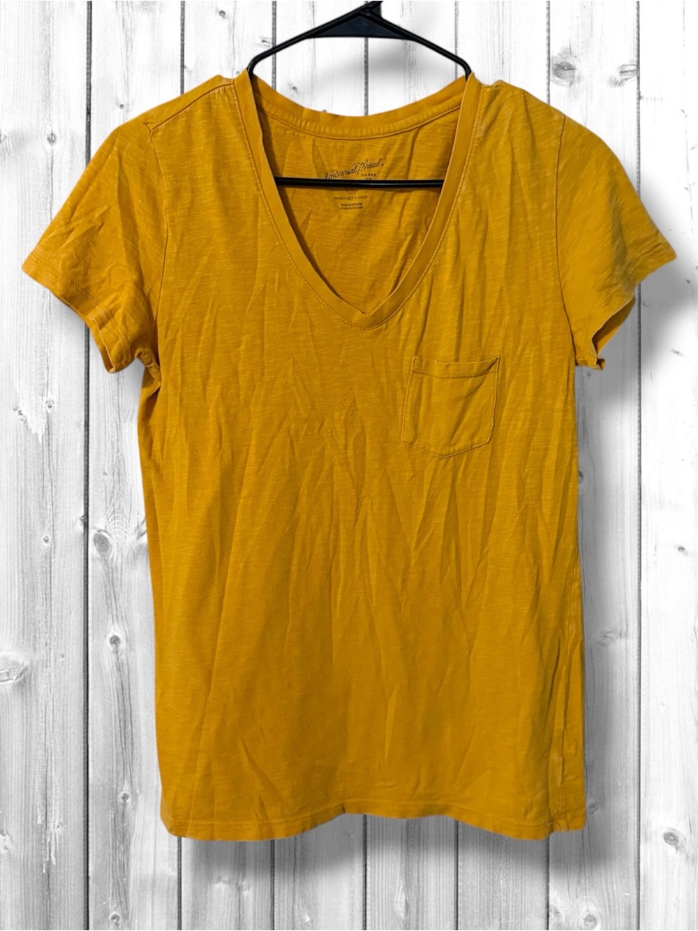 🍒Universal Thread Women's V-Neck Pocket Tee in Mustard Yellow
